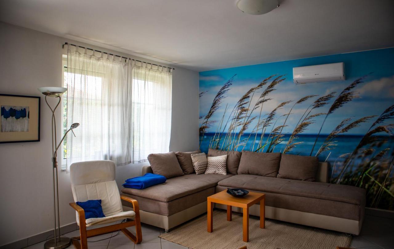 Nefelejcs Apartmanhaz Дьєнешдіаш Екстер'єр фото