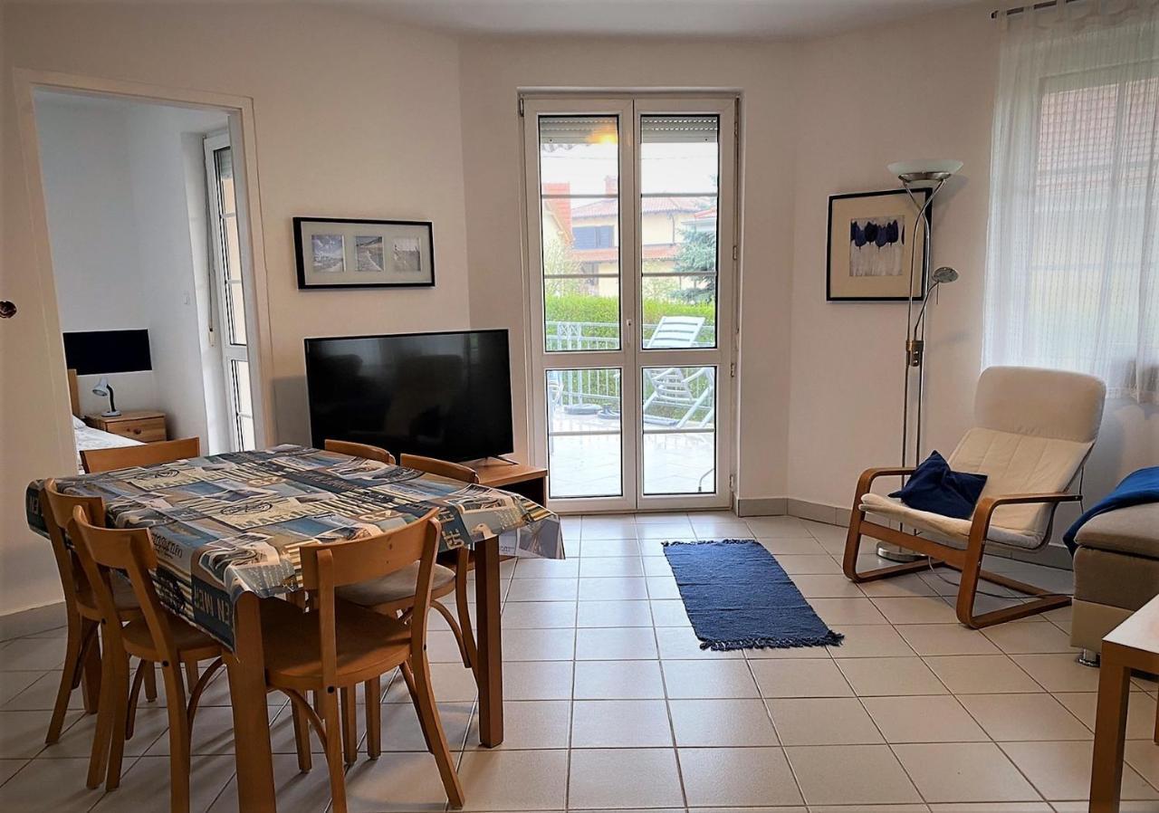 Nefelejcs Apartmanhaz Дьєнешдіаш Екстер'єр фото