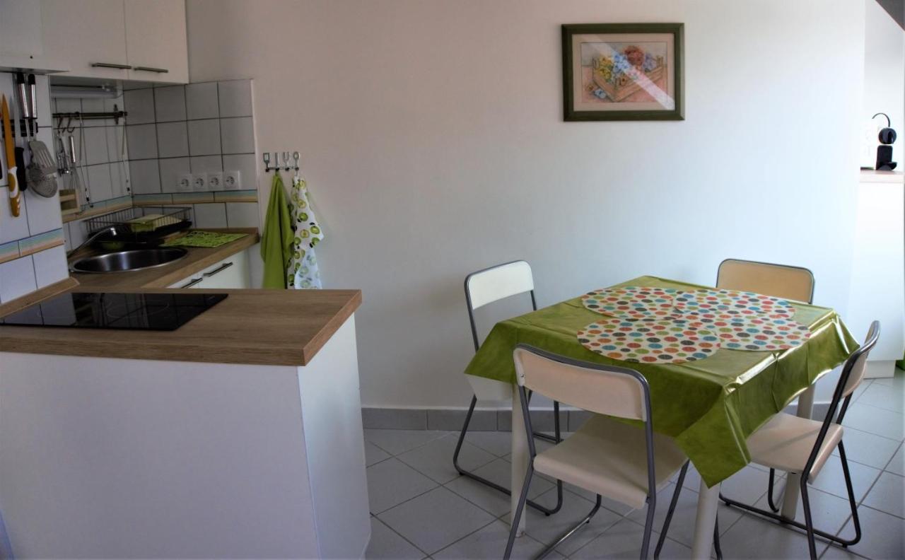 Nefelejcs Apartmanhaz Дьєнешдіаш Екстер'єр фото