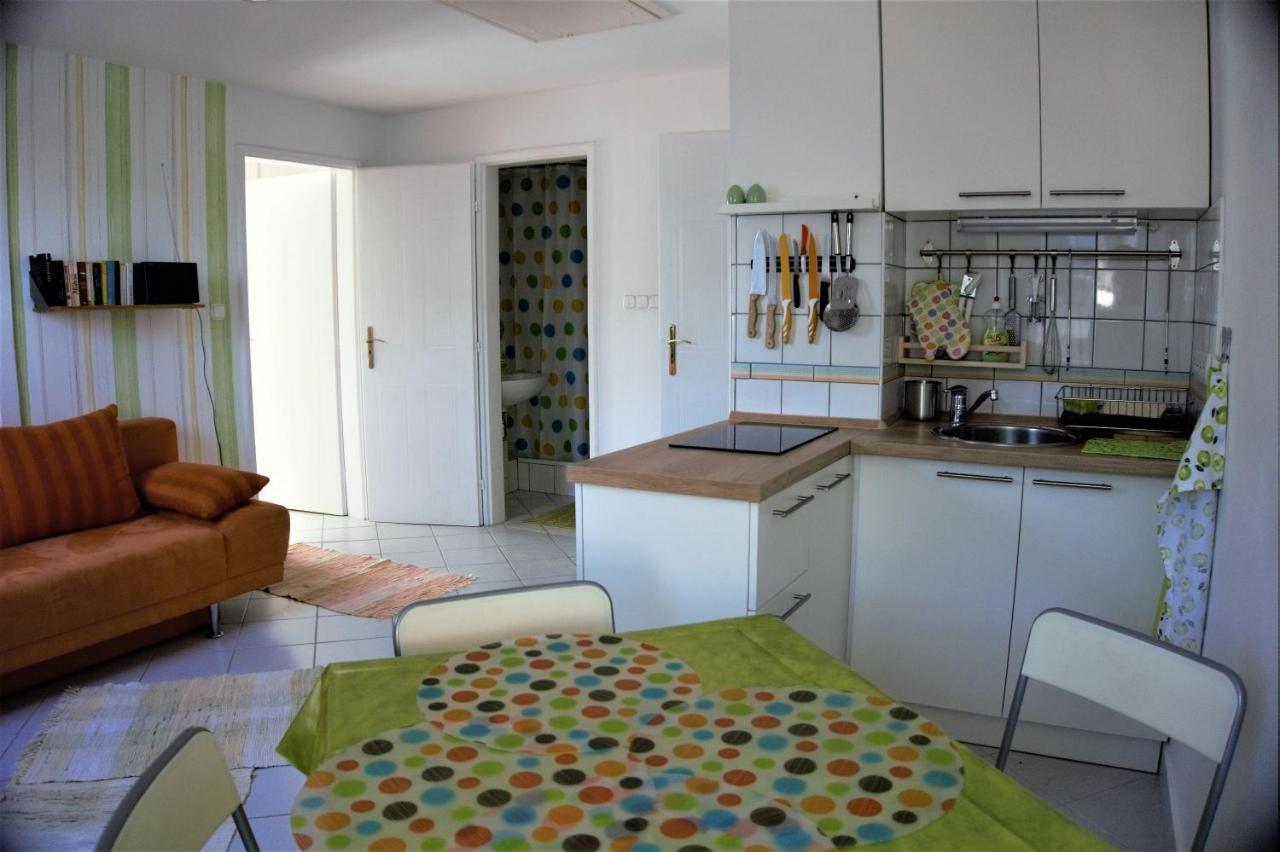 Nefelejcs Apartmanhaz Дьєнешдіаш Екстер'єр фото