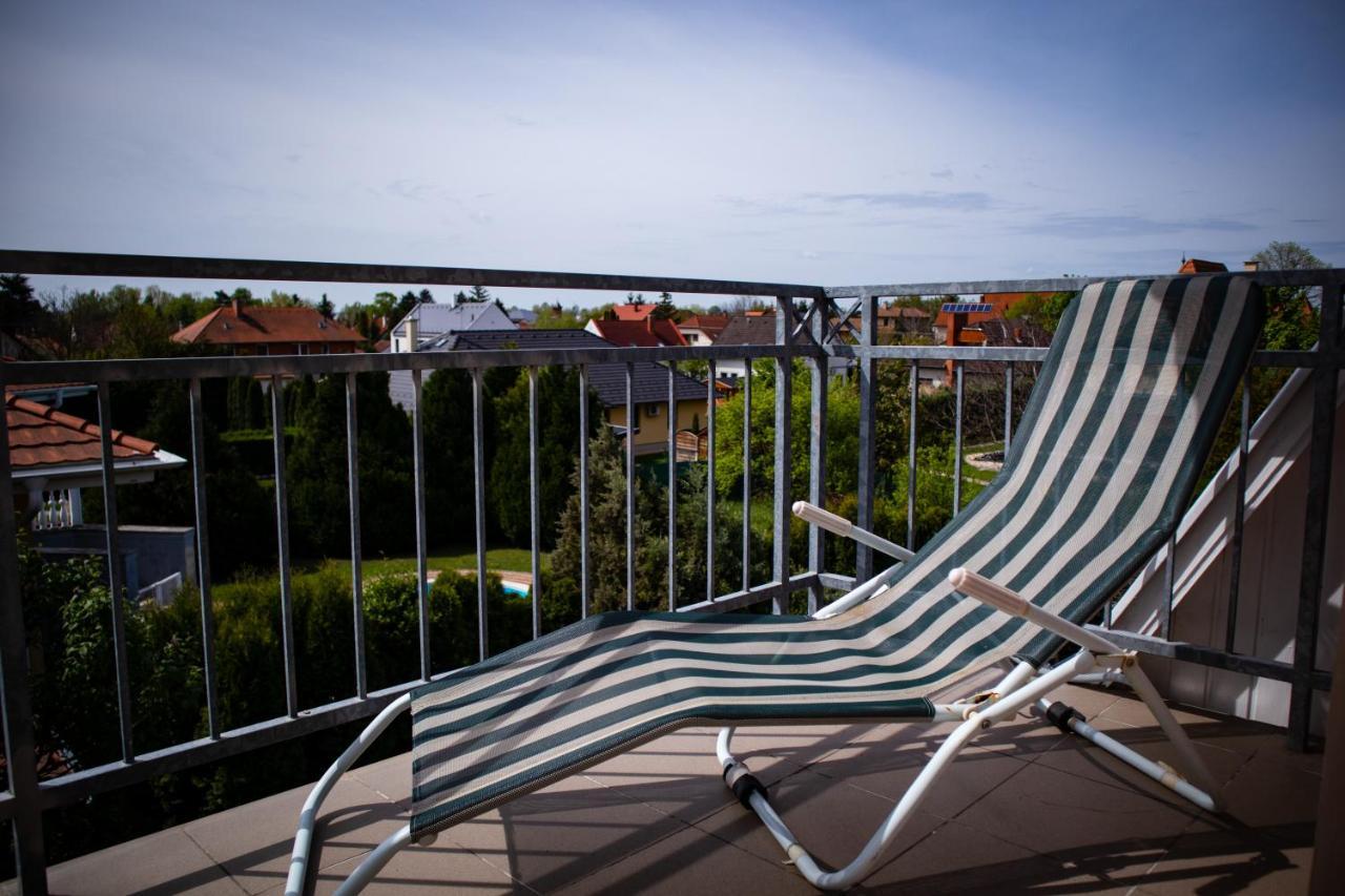 Nefelejcs Apartmanhaz Дьєнешдіаш Екстер'єр фото