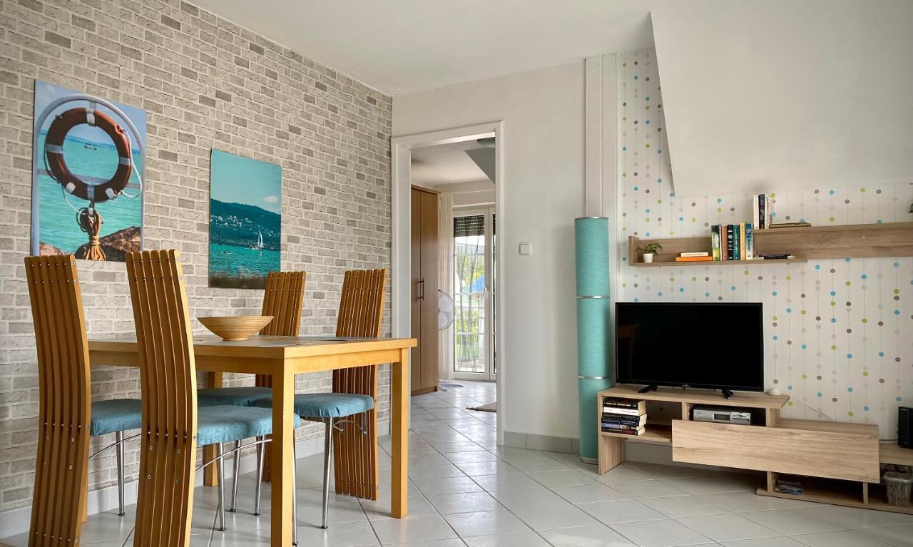 Nefelejcs Apartmanhaz Дьєнешдіаш Екстер'єр фото