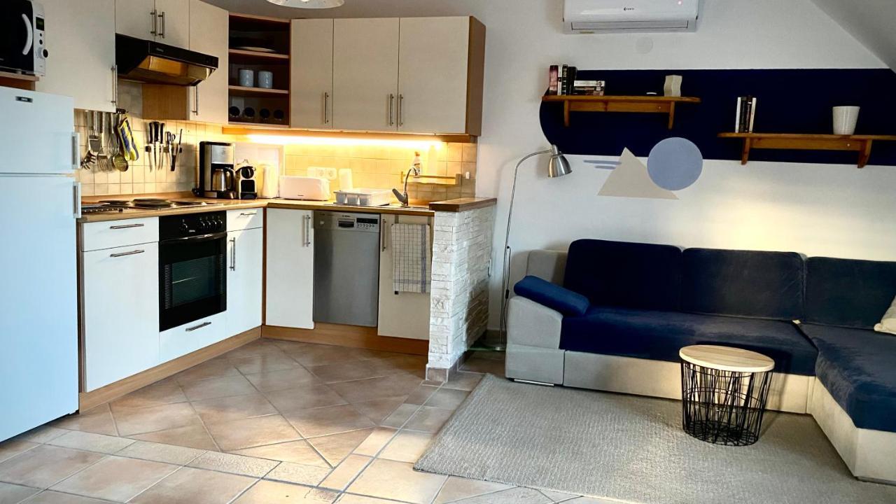 Nefelejcs Apartmanhaz Дьєнешдіаш Екстер'єр фото
