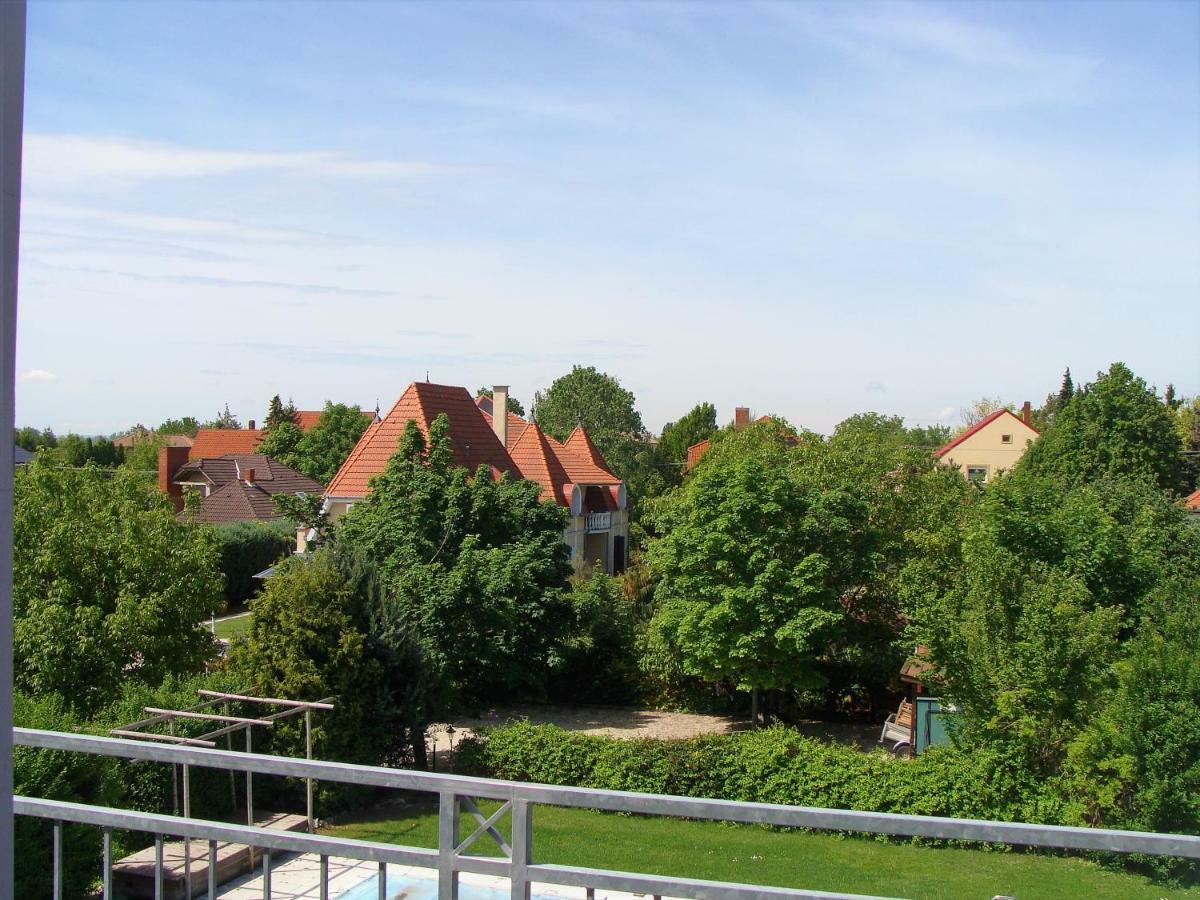 Nefelejcs Apartmanhaz Дьєнешдіаш Номер фото